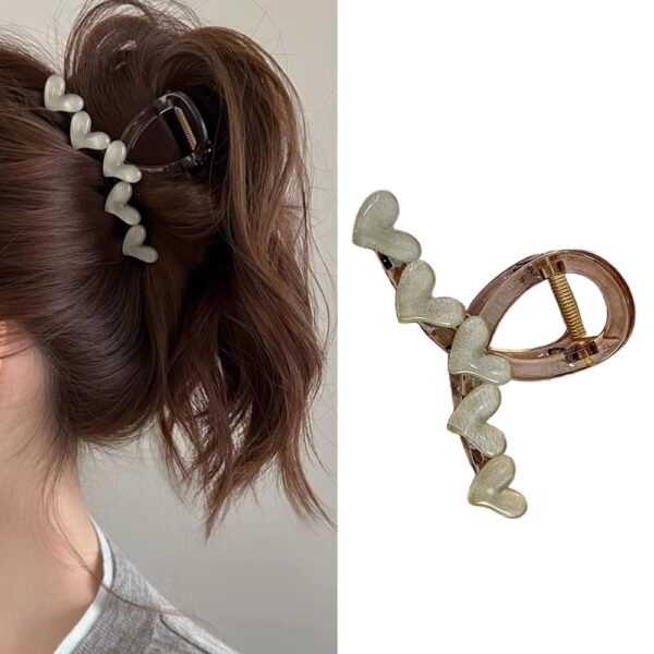 S.A.V.I 9cm Big Hair Clip for Women & Girls - Grey Green Heart Design, Strong Grip Claw Clip, Stylish & Durable Hair Accessory, Perfect for Dailyuse & Gifting - 1 Pc